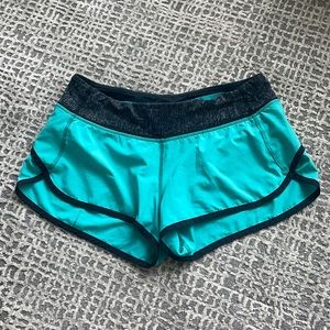 Lululemon speed shorts 2.5 size 6